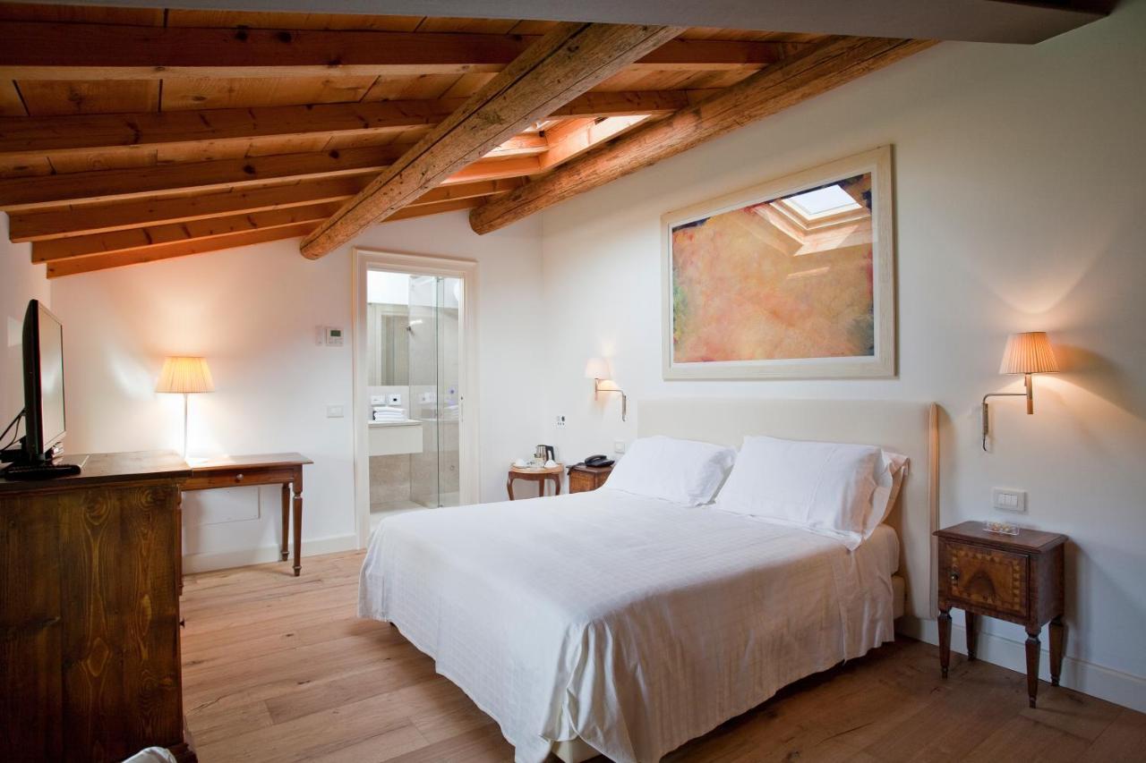 Relais Corte Guastalla Apartments Сона Екстер'єр фото